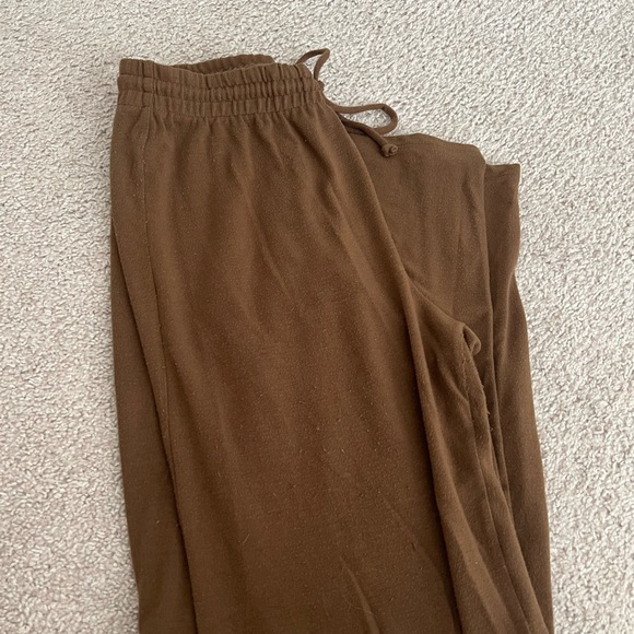 Wilfred Sweats - Picture 3 of 3